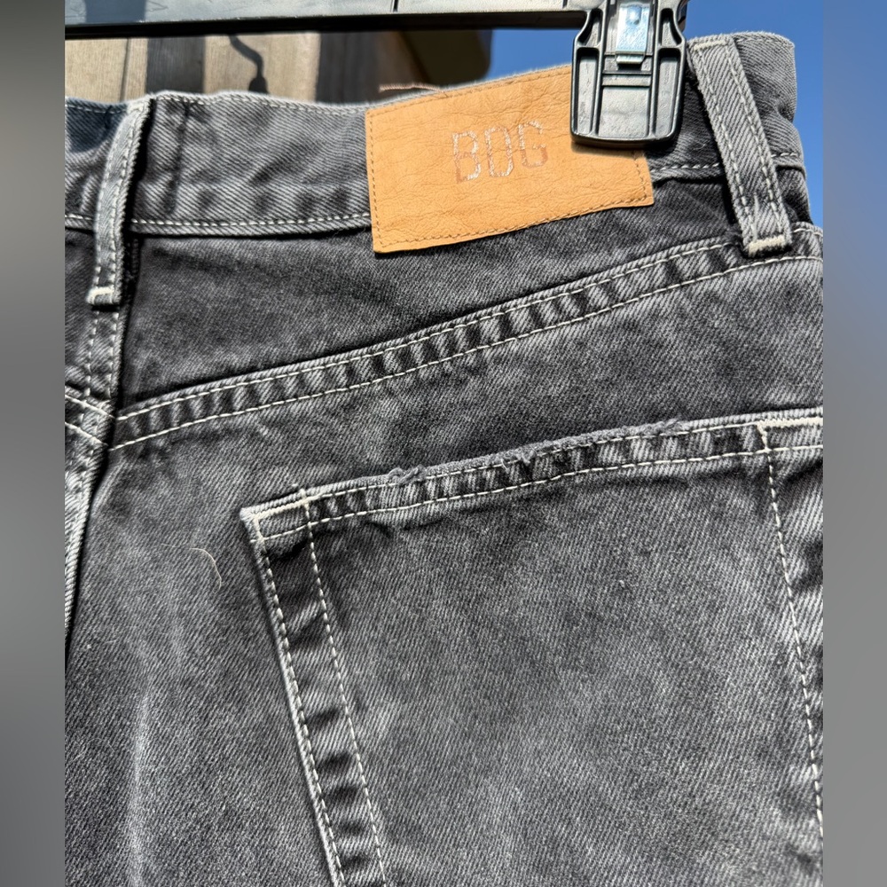 BDG Women's Mid Rise Relaxed Fit Boyfriend Jeans Charcoal Gray 26 X 32 - Picture 6 of 6